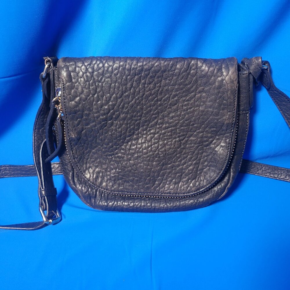 EUC Vince Camuto Genuine Leather Purse - Black